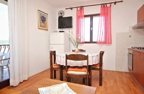 Loviste Apartment | Apartment Ljube (102801-A1) - Loviste
