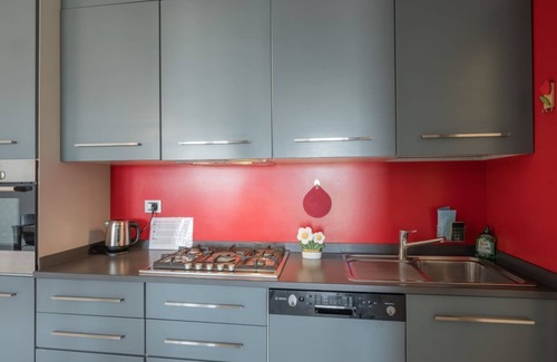 Padova Apartment | Apartment located on the eighth floor of a building, with liftIn 90 square meters of space, it comfortably accommodates 5 people with a double bedroom, a single bedroom and a sofa bed in the living roomPretty and strategic area just a few minutes walk fr