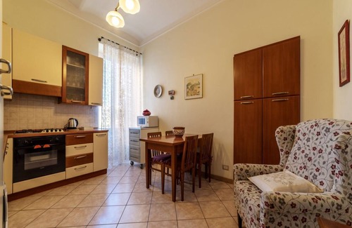 San Lorenzo Apartment | Apartment located on the second floor, of six in total, of a building with a lift (NOT suitable for disabled people).In 50 m2 of space it accommodates two people.In the San Lorenzo area, the apartment is located about 15 minutes walk from Termini Station