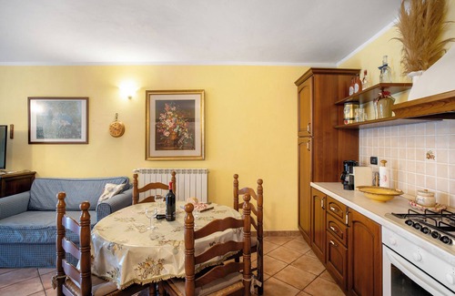 Bellissimi Apartment | Apartment 'Lorenzo' with Mountain View, Shared Pool and Wi-Fi