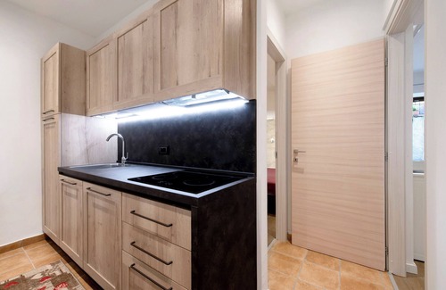 Mandello del Lario Apartment | Apartment 'Lucia Le Coccinelle Home' with Sea View, Wi-Fi and Air Conditioning