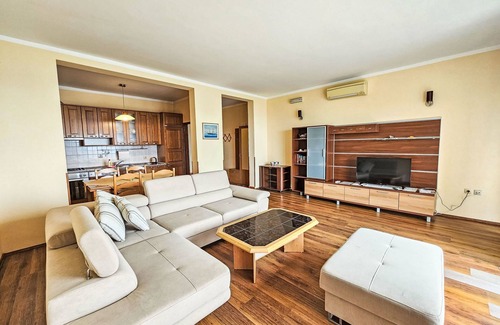 Orasac Apartment | Apartment Lucic by Interhome