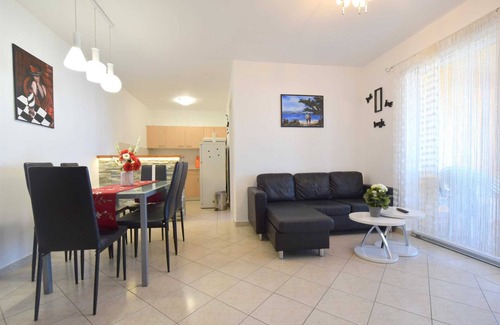 Zidarici Apartment | Apartment Lucy with a Balcony