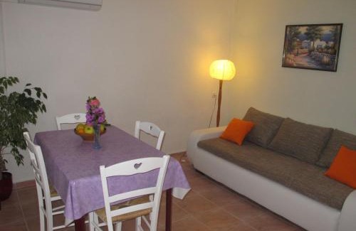 Vinjerac Apartment | Apartment Lukeni-2 by Interhome