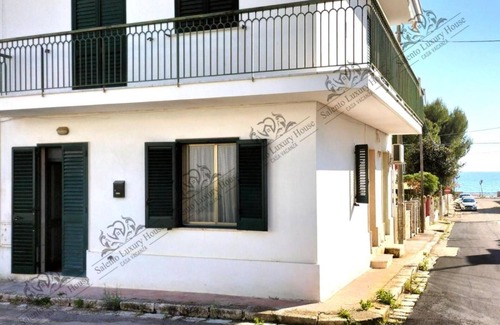 Lido Conchiglie Apartment | Apartment "Luxury 22" close to the Beach with Air Conditioning