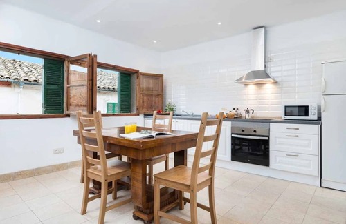 Campanet Apartment | Apartment 'Maca Sol' with Private Terrace, Wi-Fi and Air Conditioning