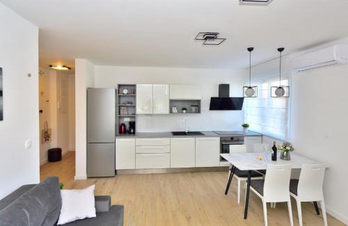 Vranjic Apartment | Apartment MAIA