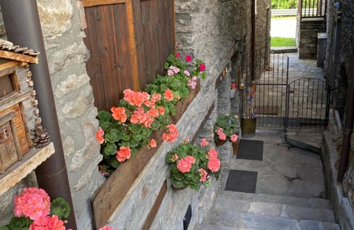 Pre-Saint-Didier Apartment | Apartment 'Maribel' with Shared Terrace and Wi-Fi