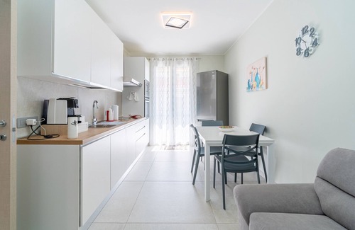 Portopalo di Capo Passero Apartment | Apartment 'Marinella' with Balcony, Wi-Fi and Air Conditioning
