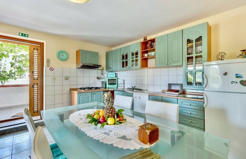 Nerezine Apartment | Apartment MARISOL with cozy terrace close to the beautiful beach