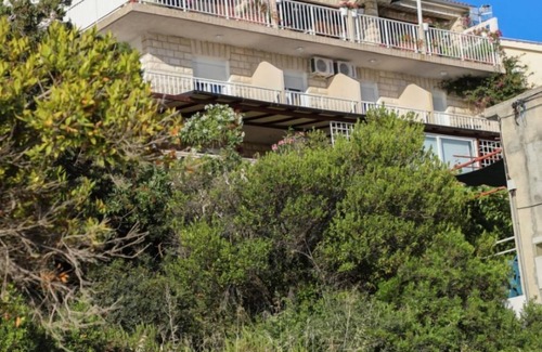 Milna Apartment | Apartment Marlene - 50 m from sea: R3(2) - Milna (Hvar), Island Hvar, Croatia