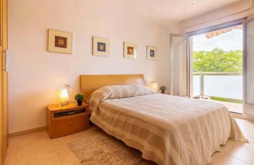 Cambrils Apartment | Apartment Mas de Clariana by Interhome