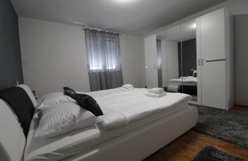 Vranjic Apartment | Apartment Matijas, 3 bedroom apt with terrace and PARKING