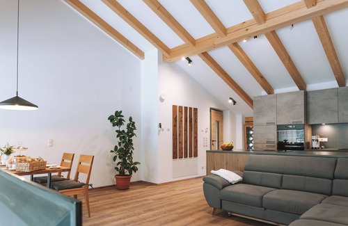 Lana Apartment | Apartment 'Matscherhof Elderflower Exclusive' with Mountain View, Wi-Fi and Air Conditioning