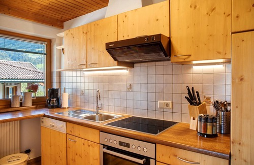 Ried im Zillertal Apartment | Apartment 'Mia' with Mountain View, Balcony and Wi-Fi