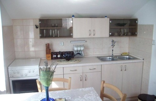 Prvic Luka Apartment | Apartment Mirni - 5 m from sea: - Luka (Island Prvic), Riviera Sibenik, Croatia