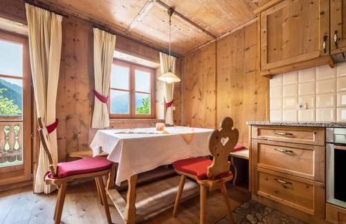 Anterselva Apartment | Apartment 'Mitterbruggehof Alpenrose' with Mountain View, Shared Garden and Wi-Fi