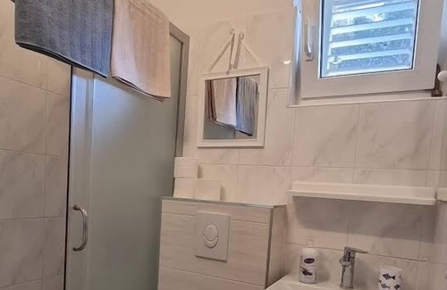Rogac Apartment | Apartment Mlad - with pool: A3(2) - Rogac, Island Solta, Croatia