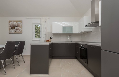 Zivogosce Apartment | Apartment Mladen A1