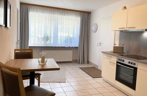Bernkastel-Kues House | Apartment - Moselhotel Sonnenuhr