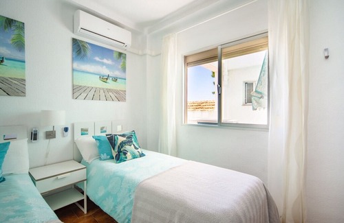 El Palo House | Apartment Munilla El Palo - 3 bedrooms - 100m from the beach - Wifi - 6 people