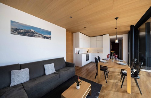 Avelengo Apartment | Apartment 'Mut Residenze Moritz' Close to Merano with Mountain View and Wi-Fi