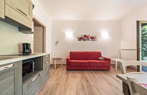Tremosine Apartment | Apartment "Nonno Bigi Papavero" with Mountain View, Wi-Fi & Garden