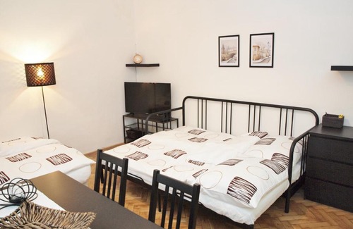 Prague 3 Apartment | Apartment Na Parukarce Zizkov