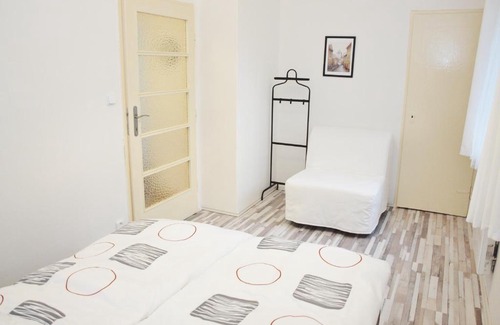 Prague 3 Apartment | Apartment Na Parukarce Zizkov