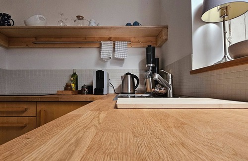 Striesen Apartment | Apartment 'Nahe Blauen Wunder' with Shared Terrace, Shared Garden and Wi-Fi