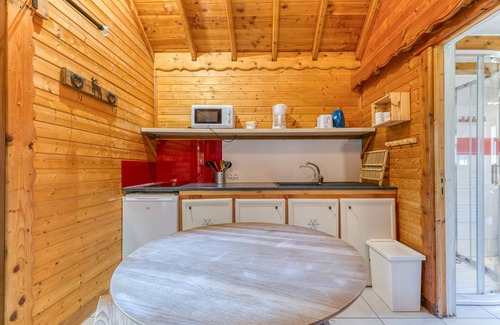 Vaulnaveys-le-Bas Apartment | Apartment 'Narcisse' with Mountain View, Wi-Fi and Air Conditioning