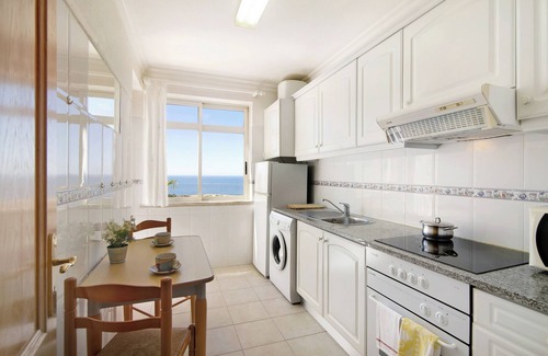 Armacao de Pera Apartment | Apartment Nau Bérrio 3ºD - Vista Mar with A/C, Wi-Fi, Garden & Balcony