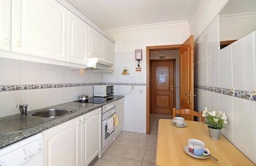 Armacao de Pera Apartment | Apartment Nau Bérrio 3ºD - Vista Mar with A/C, Wi-Fi, Garden & Balcony