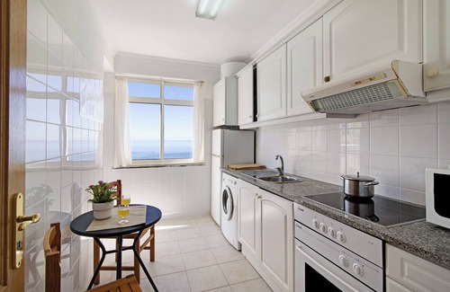 Armacao de Pera Apartment | Apartment Nau Bérrio 5ºD - Vista Mar with A/C, Wi-Fi, Garden & Balcony