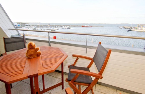 Wiek Apartment | Apartment near the harbor with balcony and sea view - Hafenhäuser Wiek 13