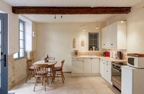 Bize-Minervois House | Apartment near the river in Bize Minervois
