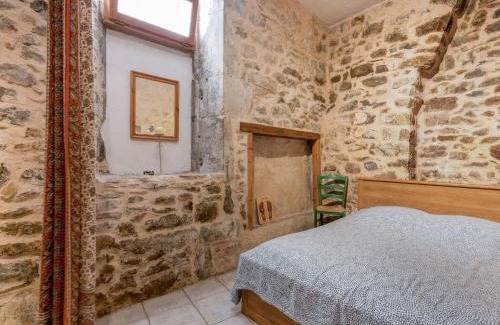 Bize-Minervois House | Apartment near the river in Bize Minervois
