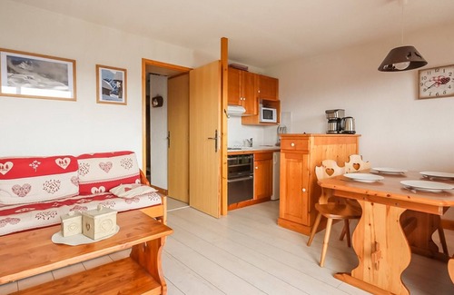 Les Eucherts Apartment | Apartment near the slopes with free WIFI and balcony