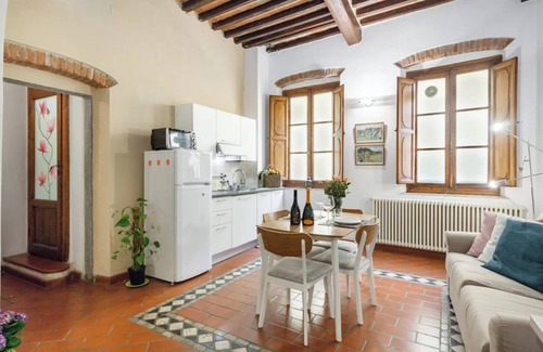 Pisa City Centre Apartment | Apartment 'Nel Cuore Di Pisa' with Wi-Fi and Air Conditioning