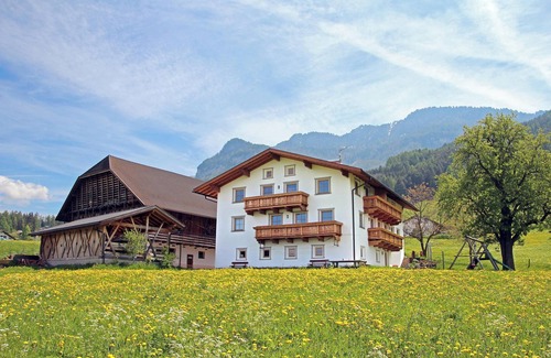 Castelrotto Apartment | Apartment 'Niglutsch - Schlern' with Mountain View, Balcony & Wi-Fi