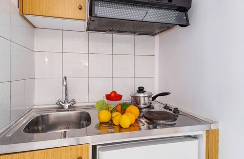 Nikiana Apartment | Apartment "Nikoleta Studio 4" with sea view, terrace & WLAN