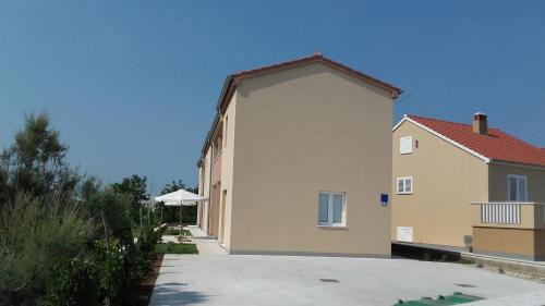 Nin Apartment | Apartment Nin 13172c