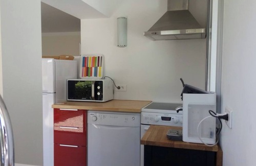 Nyons Apartment | Apartment 'Nino - 2/4 People' with Shared Pool, Wi-Fi and Air Conditioning
