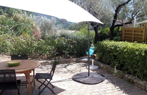 Nyons Apartment | Apartment 'Nino - 2/4 People' with Shared Pool, Wi-Fi and Air Conditioning