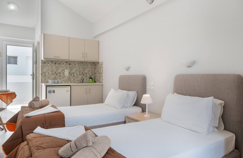 Panormos Apartment | Apartment 'No 14' with Shared Pool, Wi-Fi and Air Conditioning
