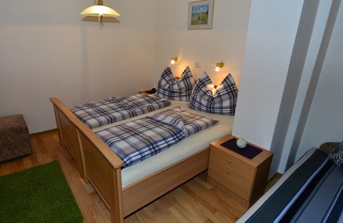 Tropolach Apartment | Apartment no. 3/2 bedrooms / shower, bath / WC - Haus Brandner