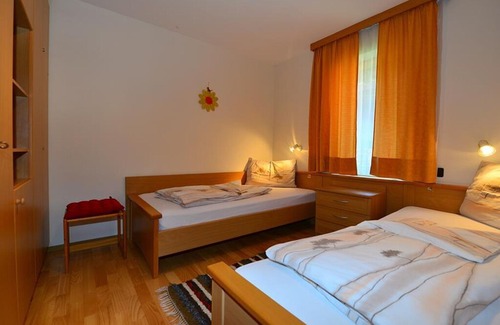 Tropolach Apartment | Apartment no. 3/2 bedrooms / shower, bath / WC - Haus Brandner