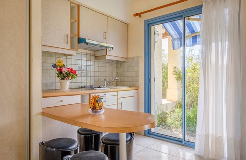 Chateauneuf-Grasse Apartment | Apartment 'Numéro 1' with Private Pool, Private Terrace and Wi-Fi