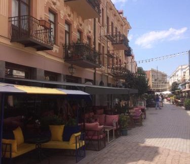 Chugureti Apartment | Apartment on Marjanishvili 16