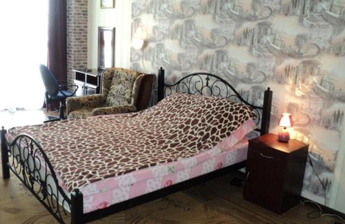 Pozniaky Apartment | Apartment on Mykhaila Drahomanova 2